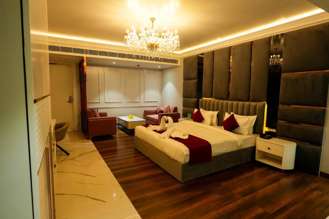 Hotel Adsan Heights Gajraula 外观 照片