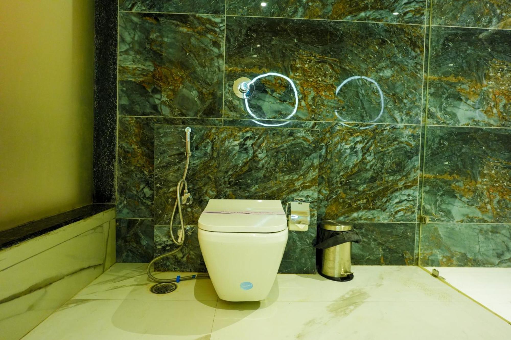 Hotel Adsan Heights Gajraula 外观 照片