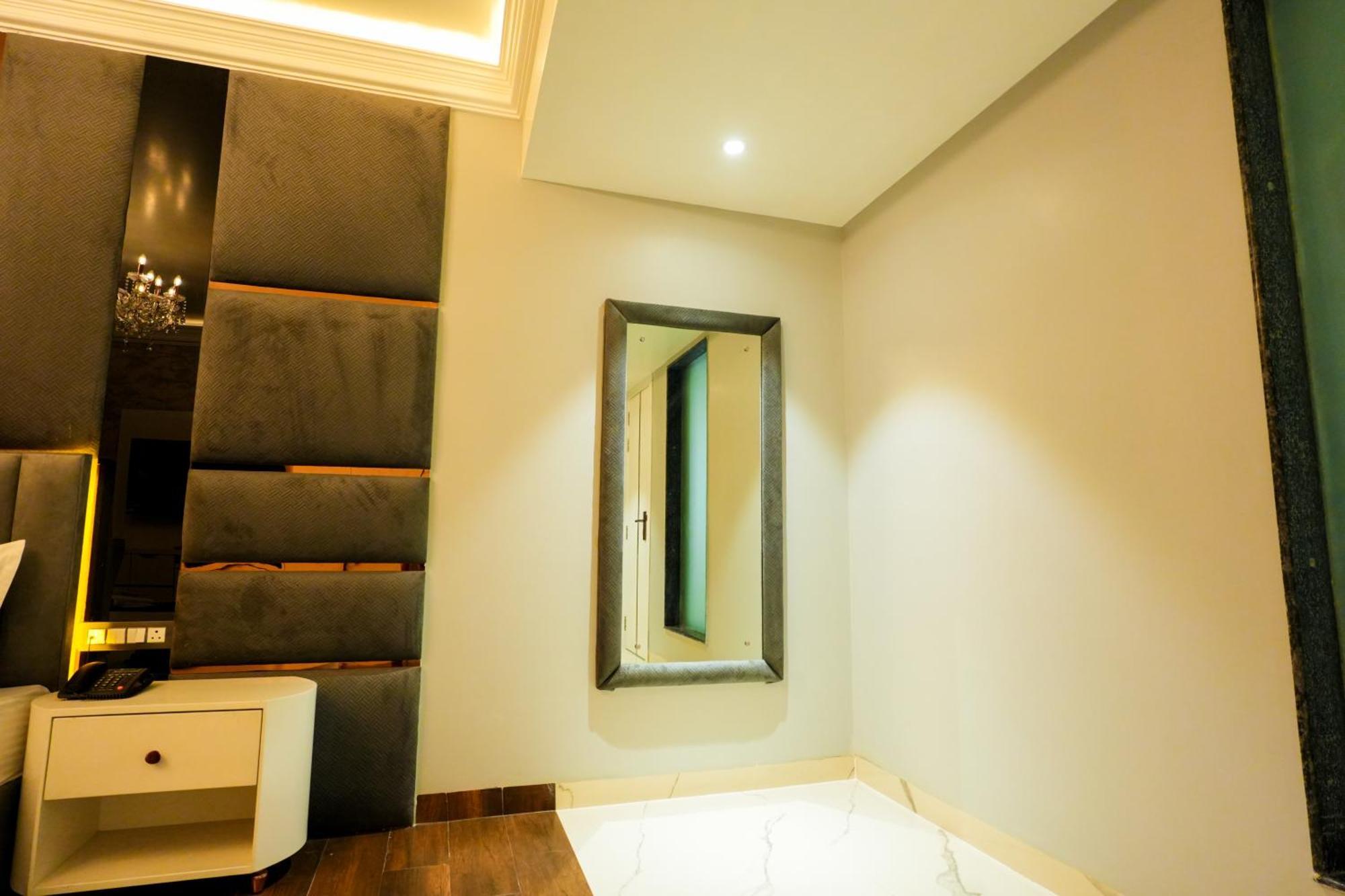 Hotel Adsan Heights Gajraula 外观 照片
