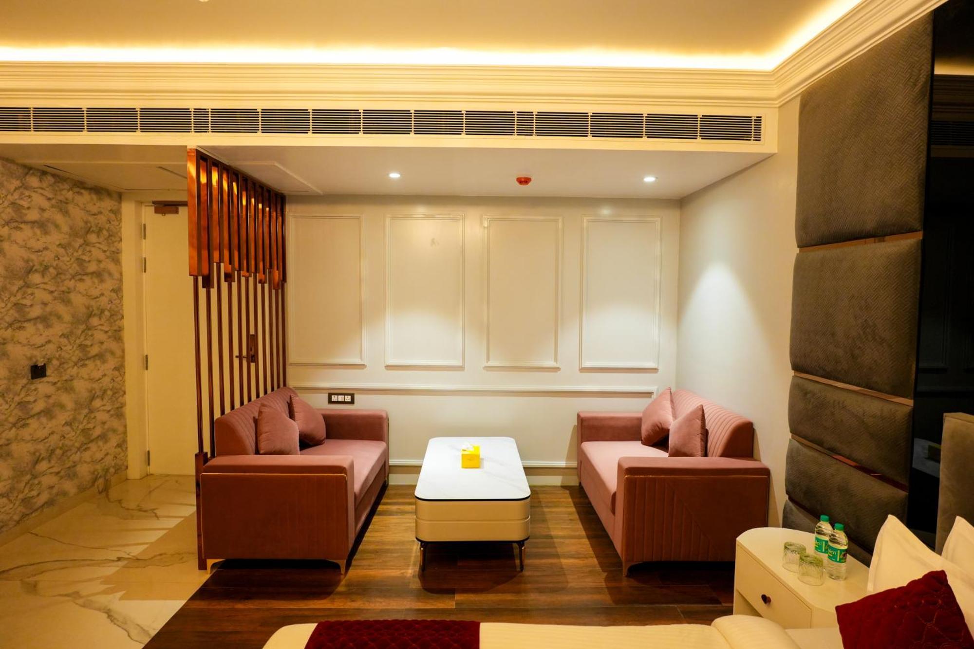 Hotel Adsan Heights Gajraula 外观 照片