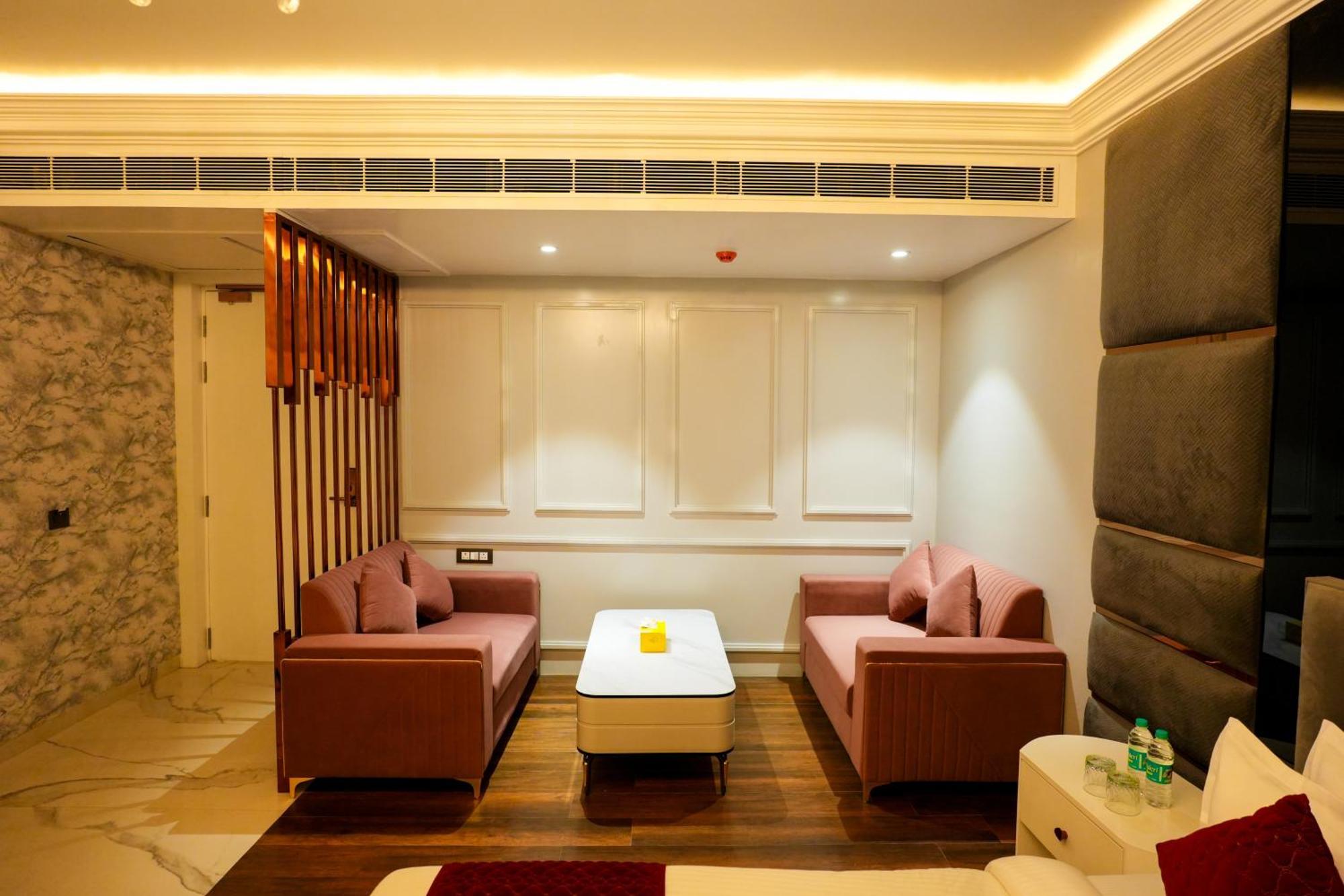 Hotel Adsan Heights Gajraula 外观 照片